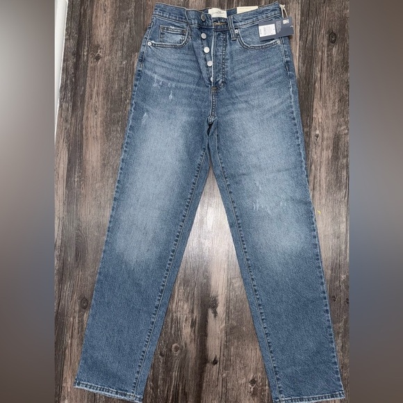 Universal Thread Denim - Universal Thread Women's Straight Leg Jeans in Blue